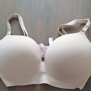 Victoria's Secret Wireless Push Up Elegant Cream Women's Bra
